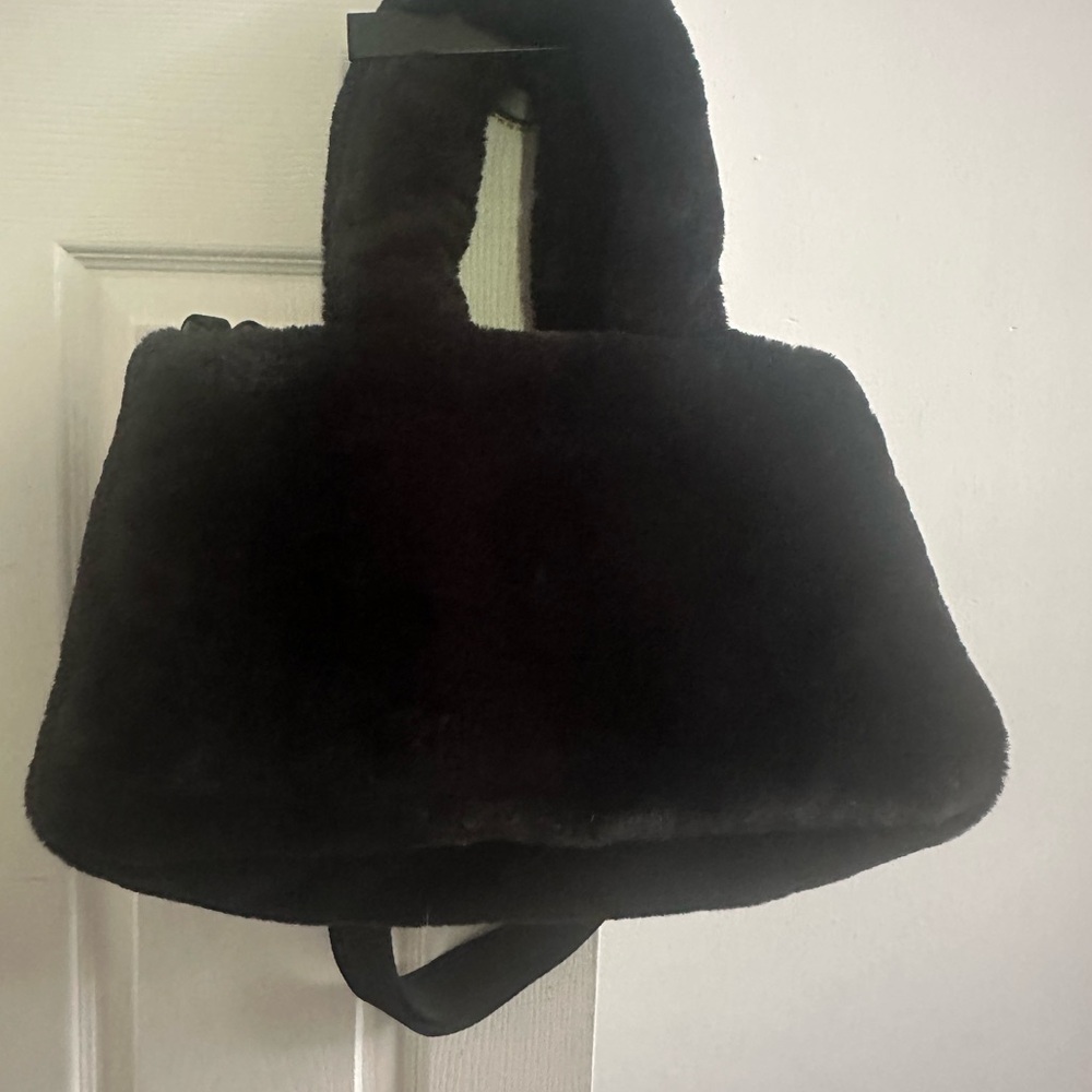 Nike Furry Handbag - Picture 3 of 4